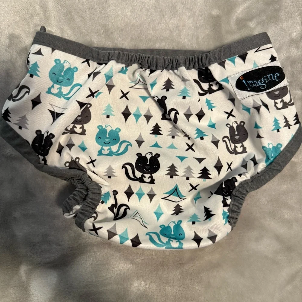 Imagine One-Size Diaper‎ Cover 8-35+ Lbs Lil Stinker Skunk Print